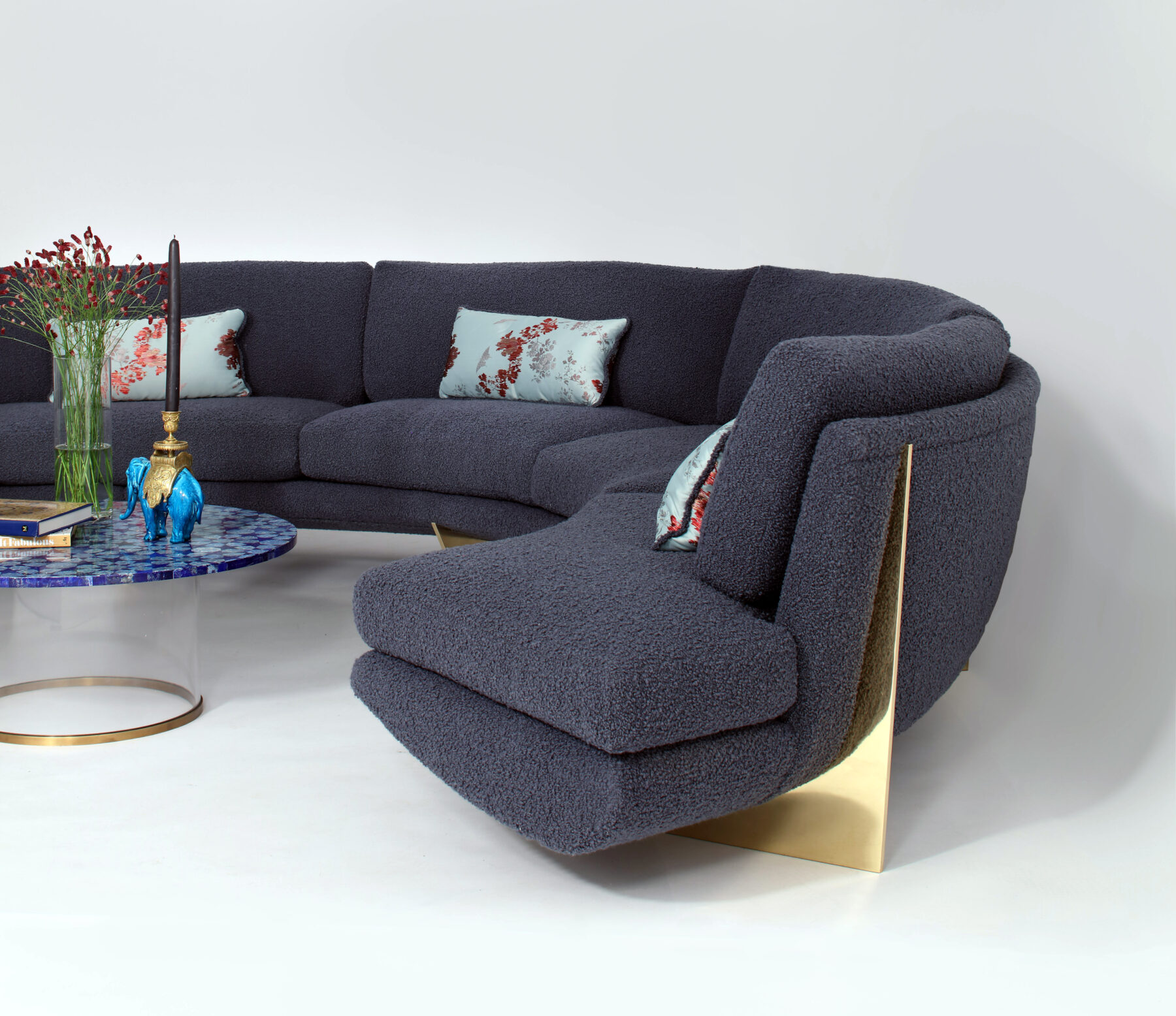 バービーケンウェルカムボードソファー Whalebone with Ottoman – Georgis & Mirgorodsky
